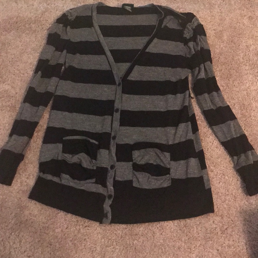 Striped sweater 😊